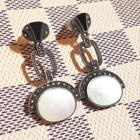 Designer signed Vintage Deco Style Sterling MOP Marcasite Onyx Earrings - Picture 8 of 8